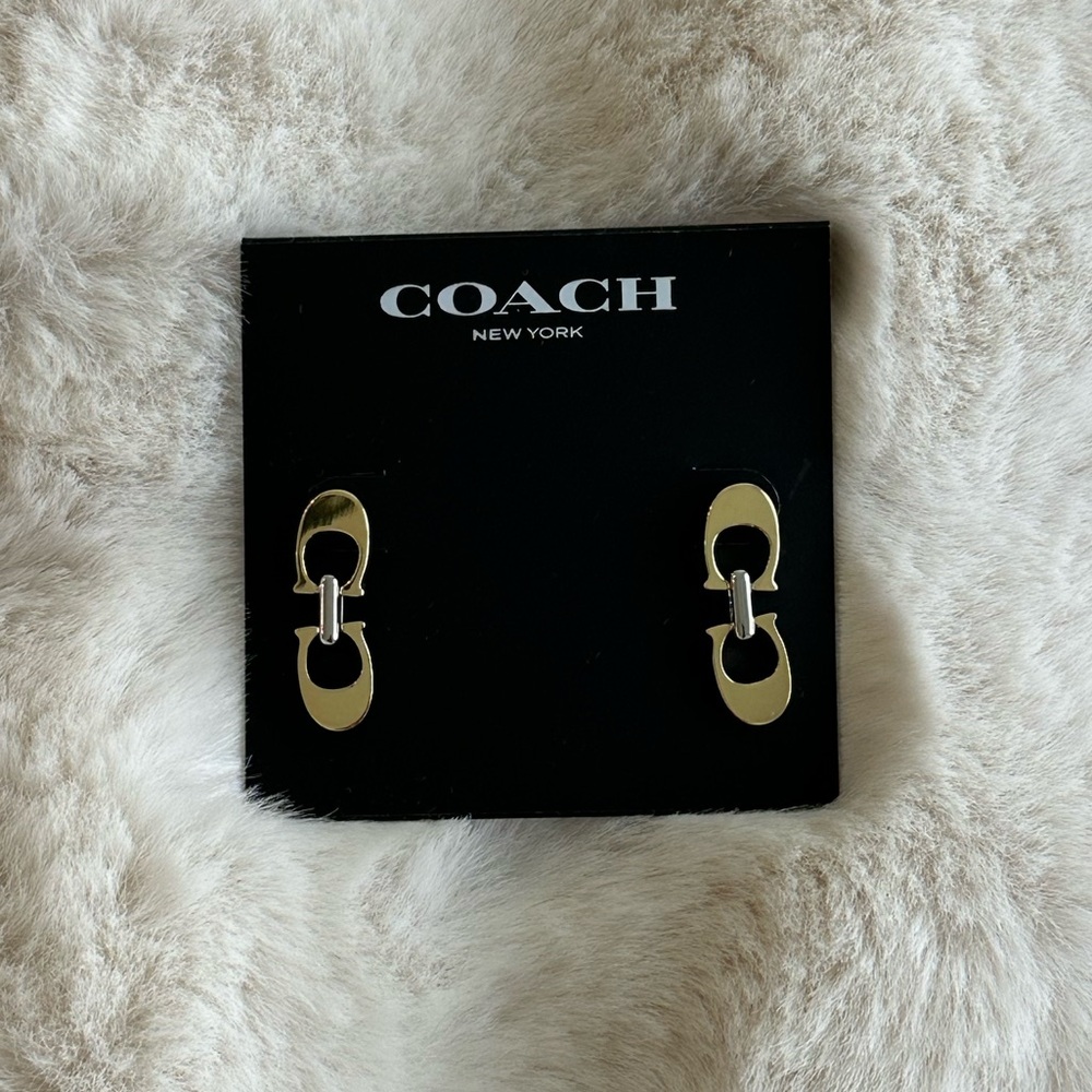 🆕 COACH | Signature Two-Tone Dangle Earrings!